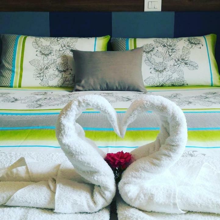 Ledro Lake Suite "Pur" Mezzolago Quarto foto